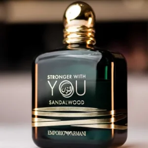 عطر استرانگر ویت یو صندل وود